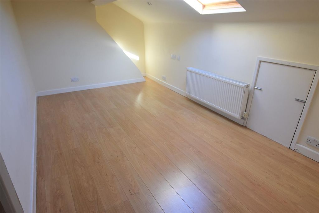 Property photo 2 of 7 Lounge