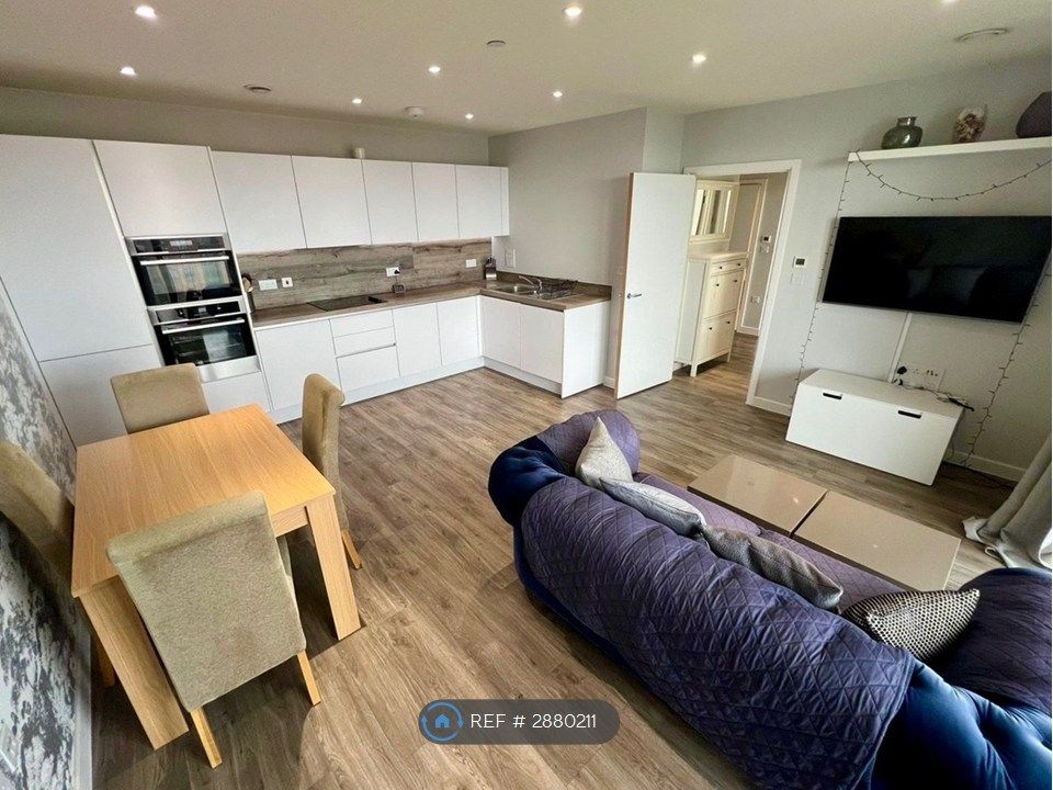 Property photo 2 of 18