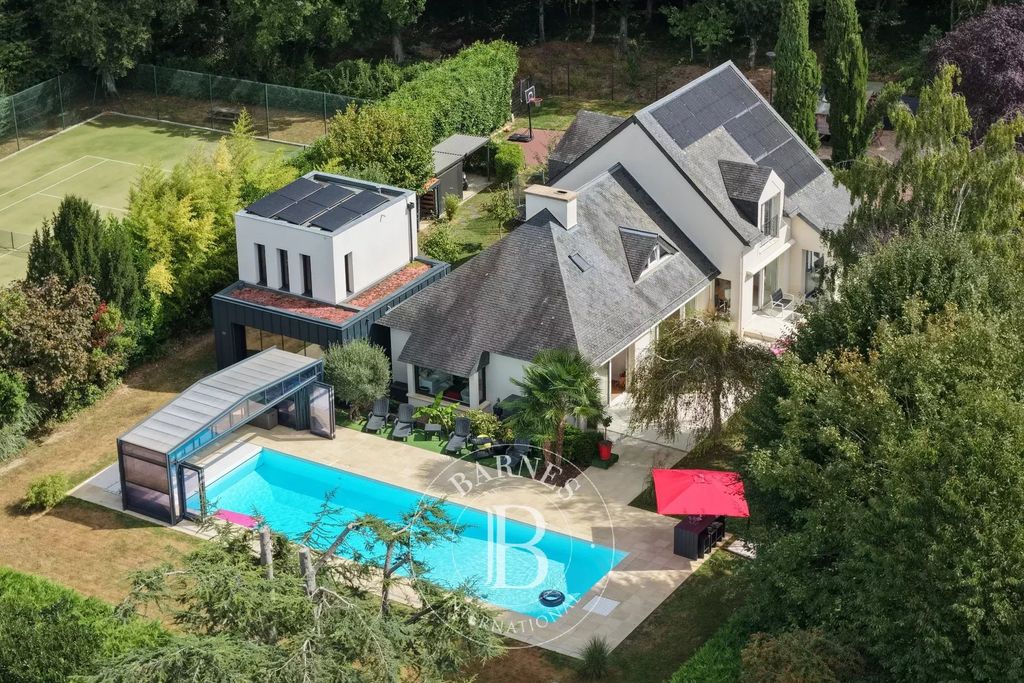 Property photo 1 of 31