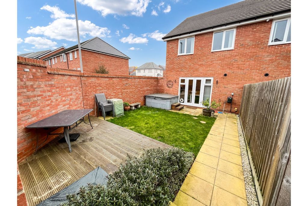 Property photo 2 of 16
