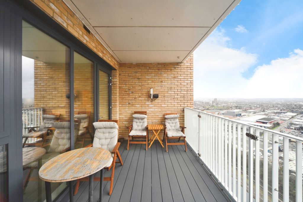 Property photo 3 of 20 Dsc_2186