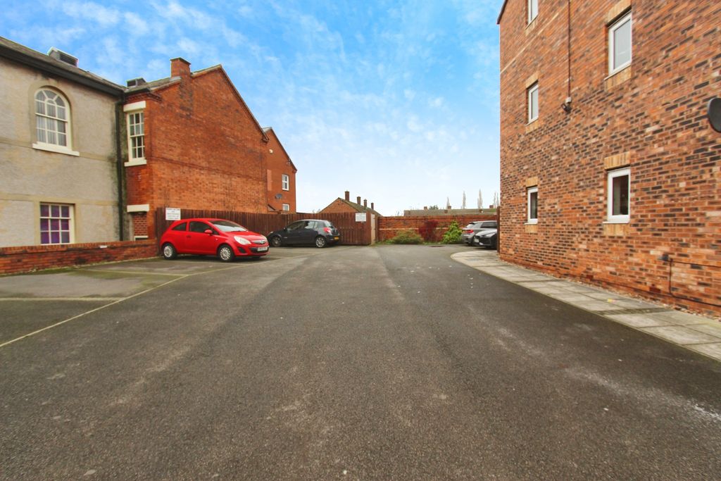 Property photo 3 of 11