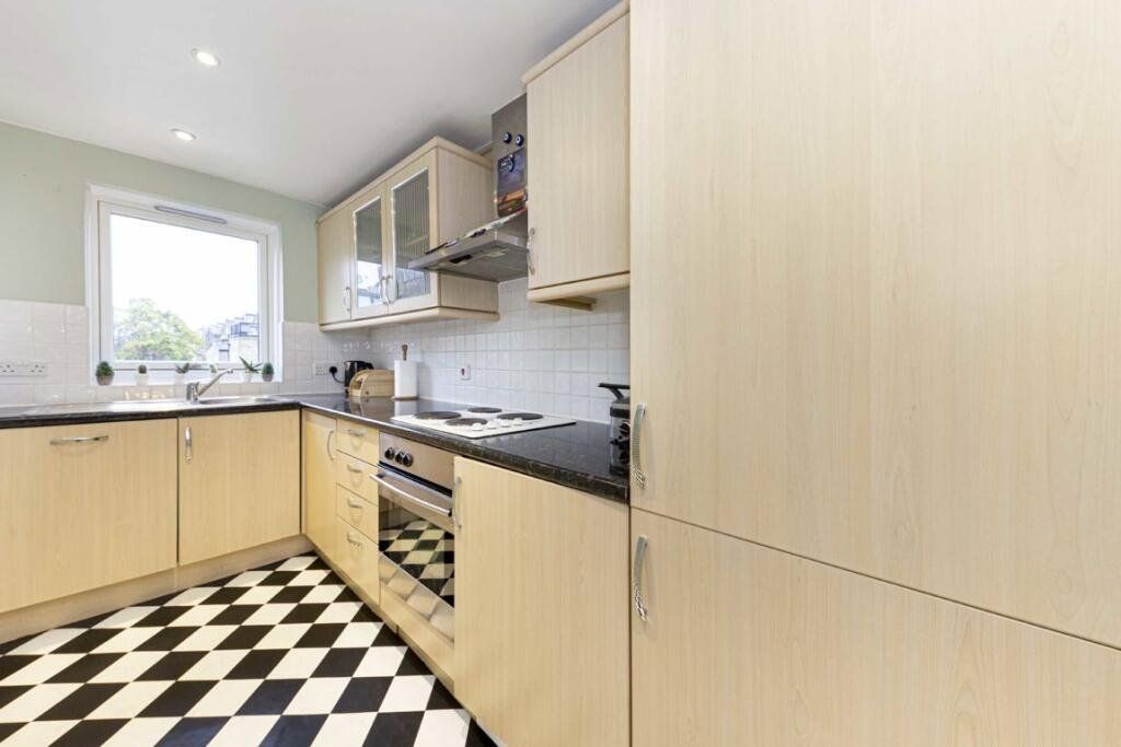Property photo 1 of 2