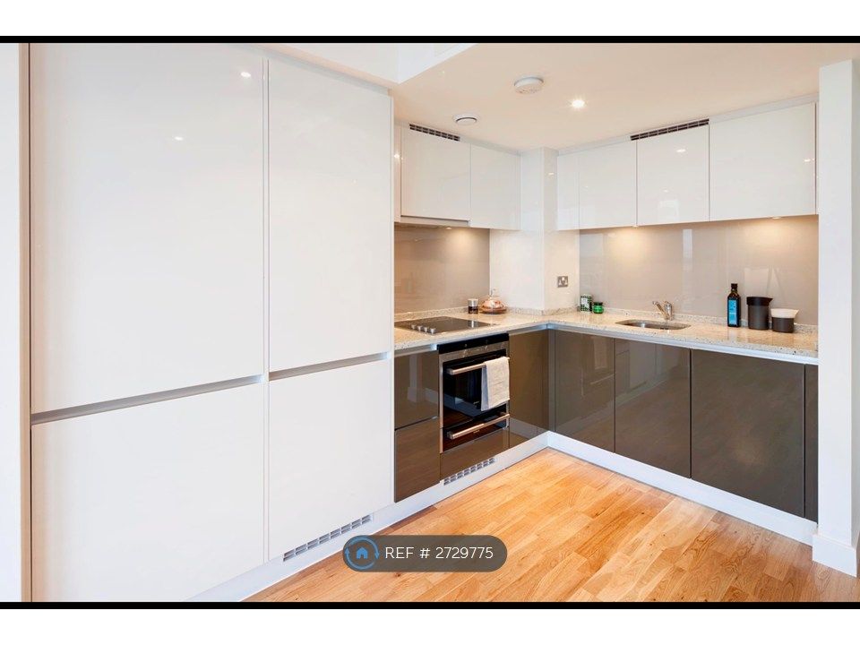 Property photo 2 of 10 Kitchen