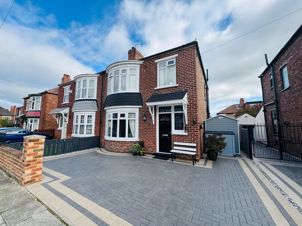 Property photo 1 of 17 Front