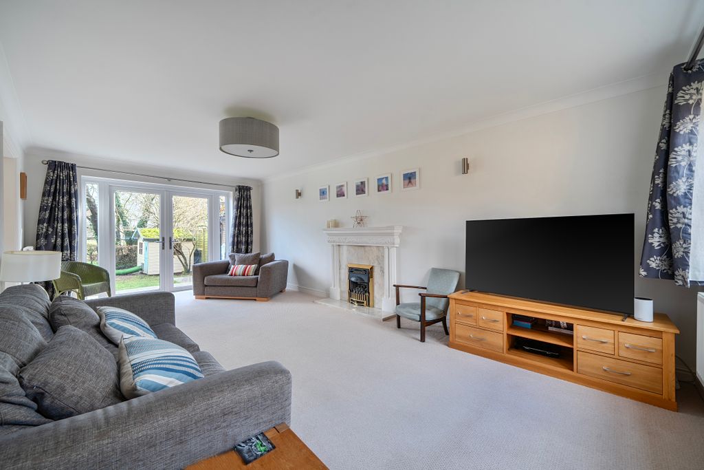 Property photo 2 of 11