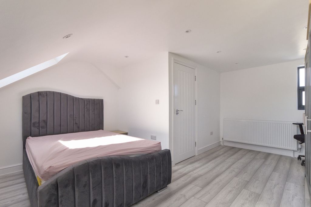 Property photo 2 of 15 Img_9502