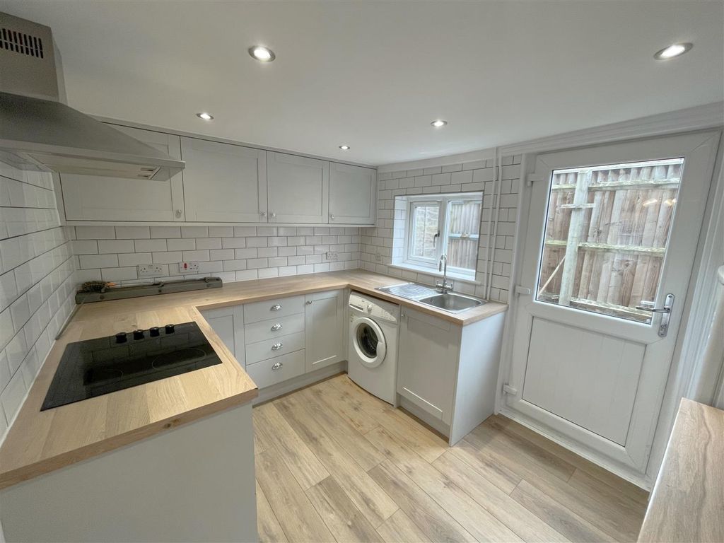 Property photo 3 of 7 3