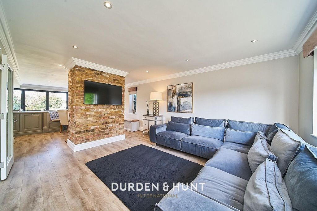 Property photo 3 of 44 Hawthorn 46_Result.Jpg