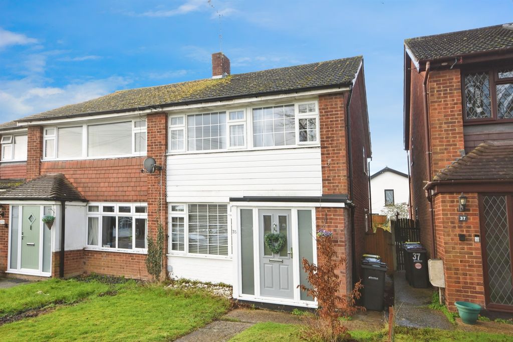 Property photo 2 of 11