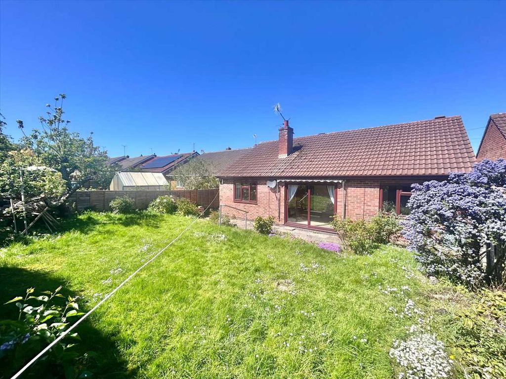 Property photo 2 of 27