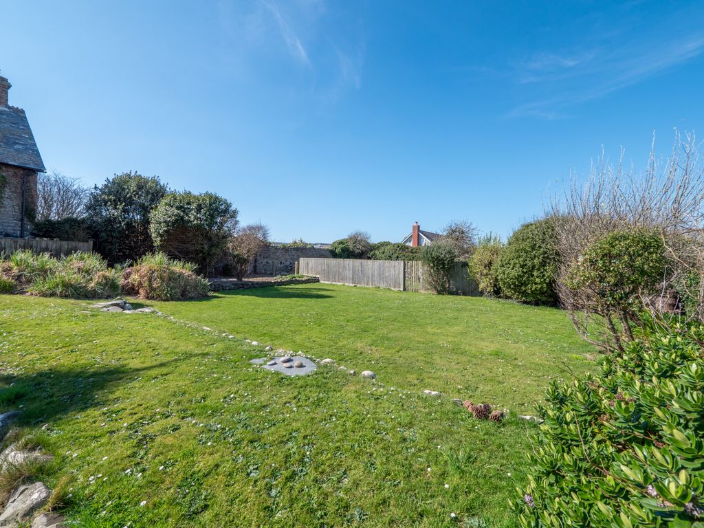 Property photo 2 of 22