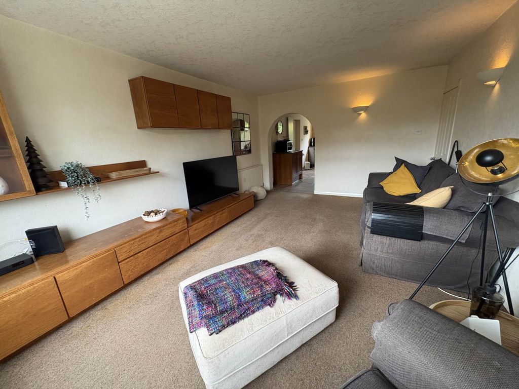 Property photo 3 of 21