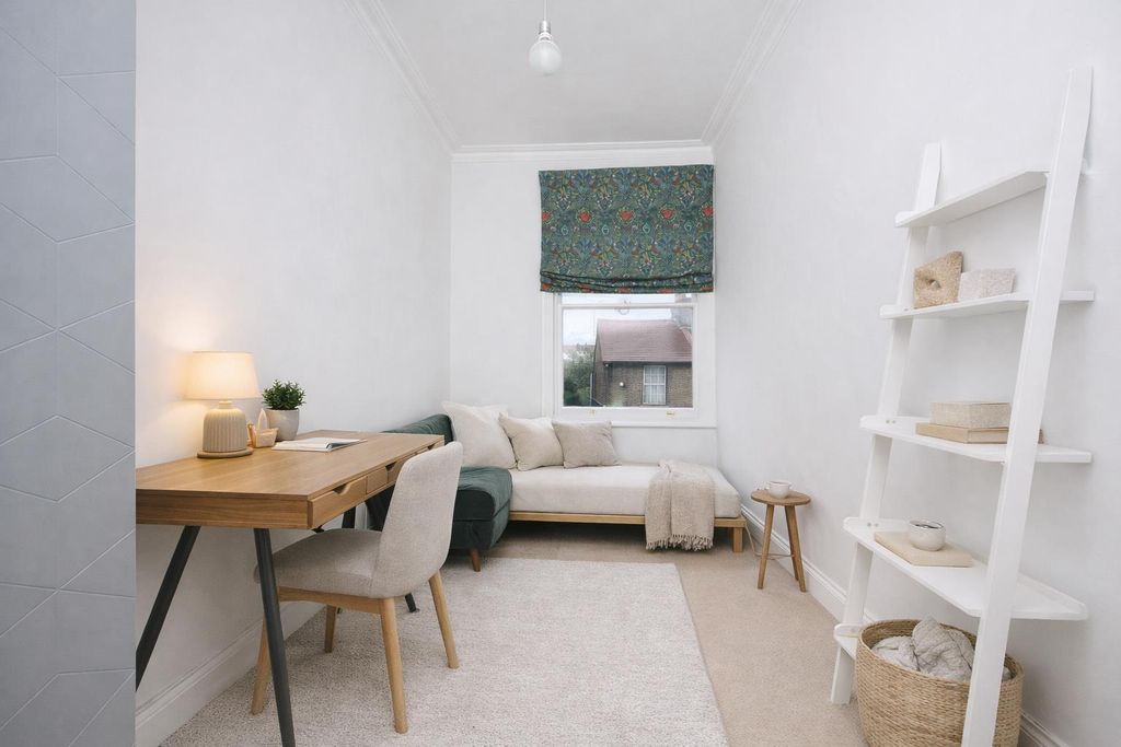 Property photo 3 of 6