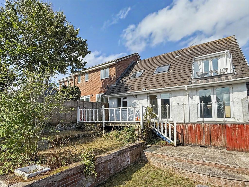 Property photo 2 of 19