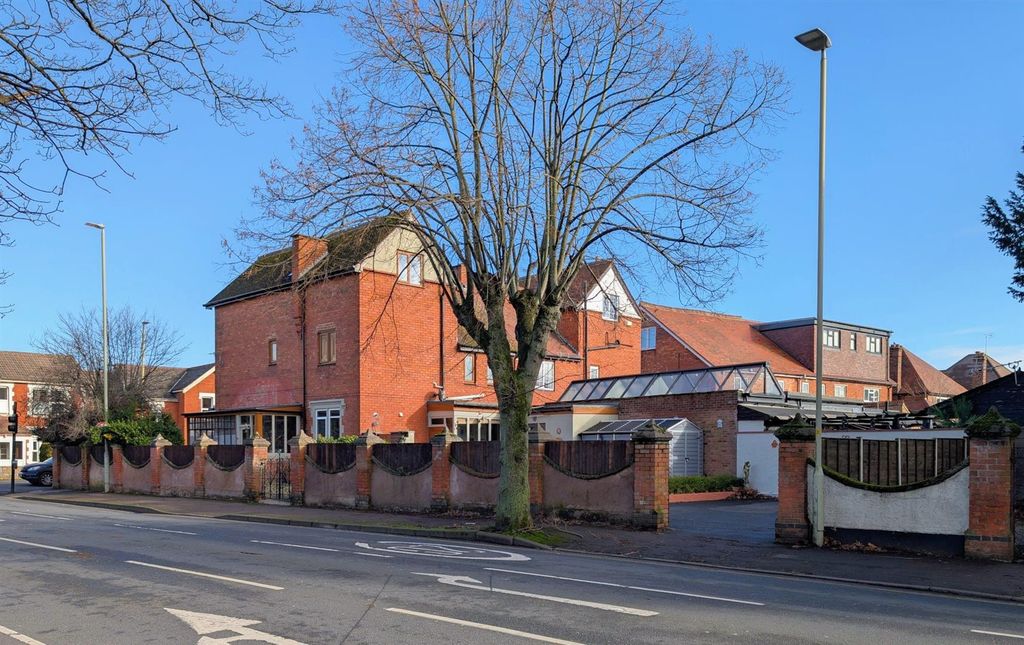 Property photo 1 of 22