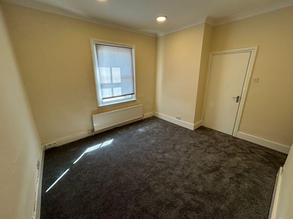 Property photo 3 of 8 Photo 26