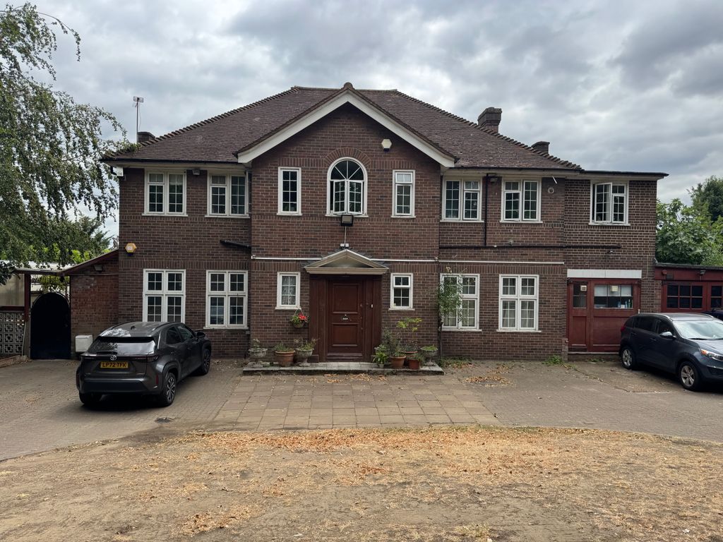 Property photo 1 of 3