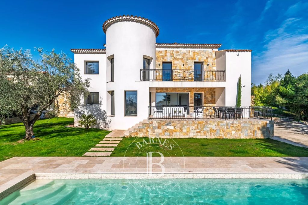 Property photo 1 of 24