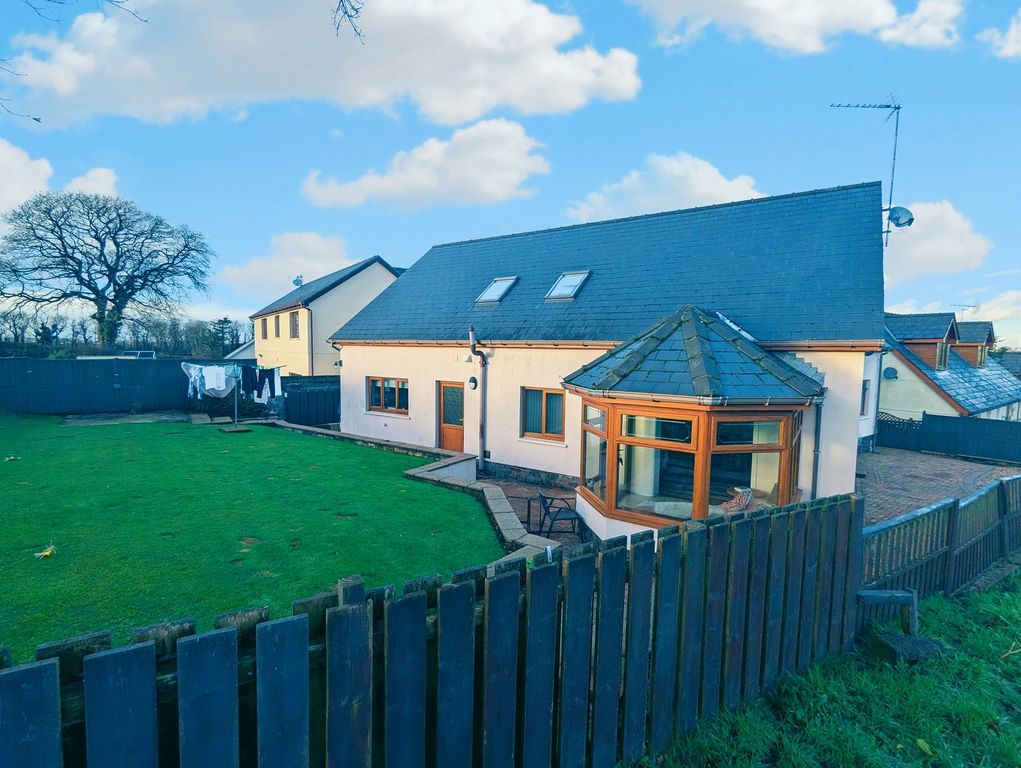 Property photo 2 of 28