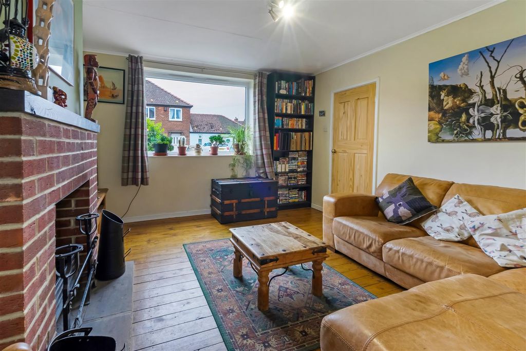 Property photo 2 of 34 Dsc00111.Jpg