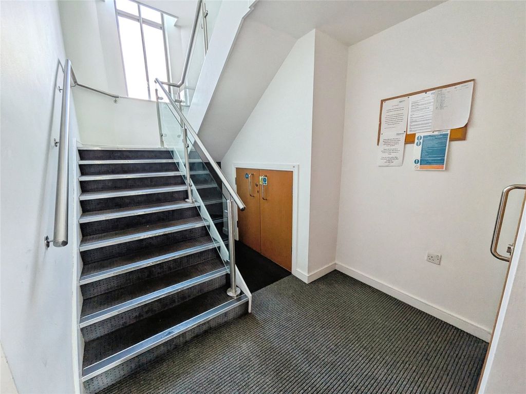 Property photo 2 of 11 Entrance