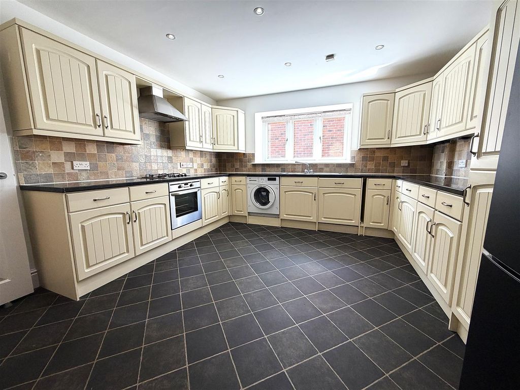 Property photo 2 of 15 Kitchen