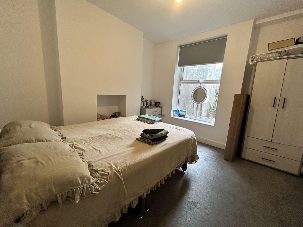 Property photo 3 of 15 Bedroom A