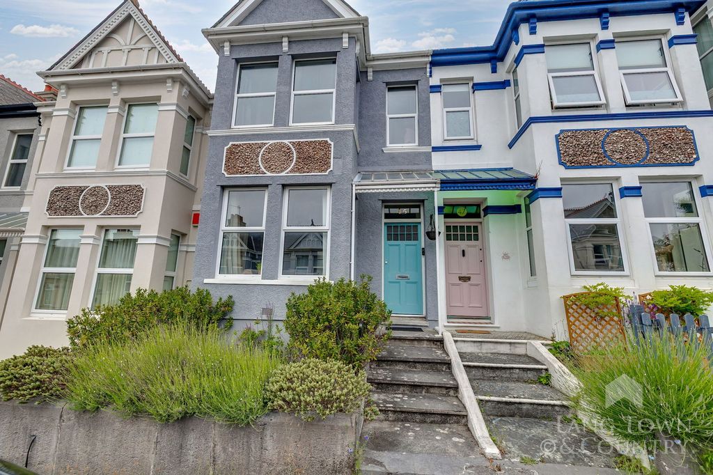 Property photo 1 of 14