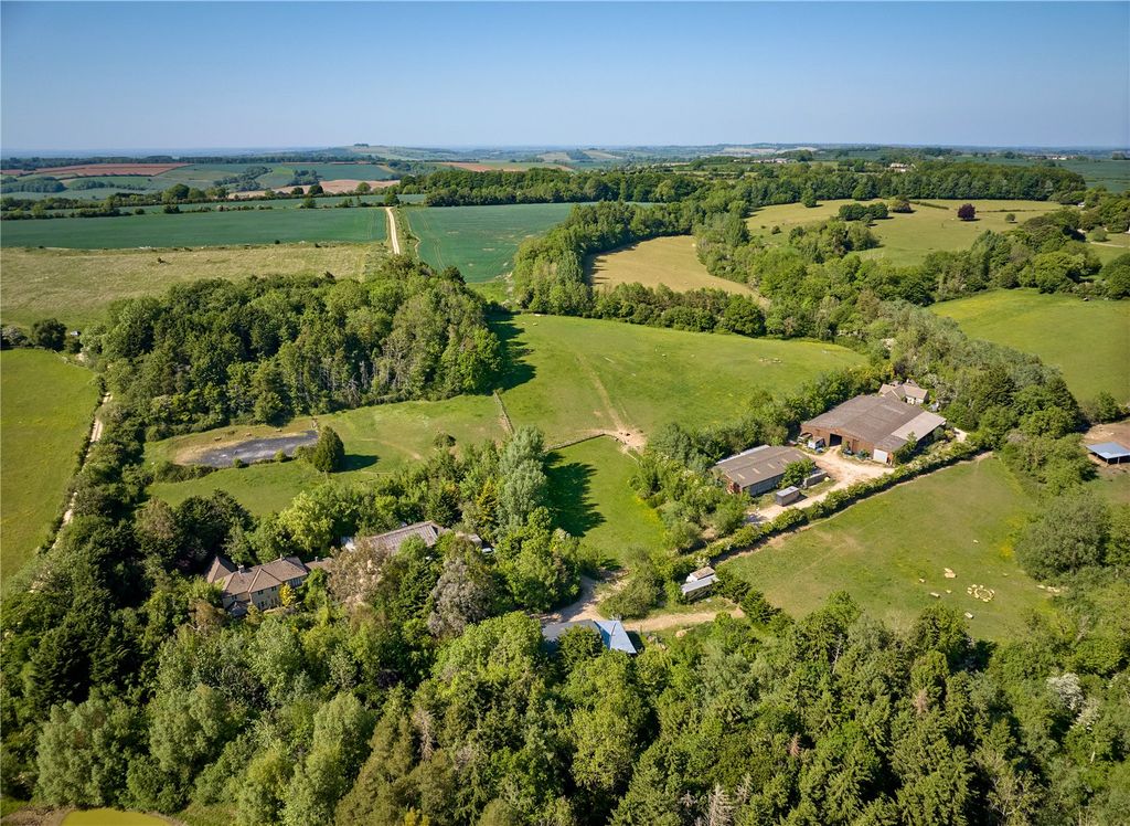 Property photo 1 of 16 Manor Farm