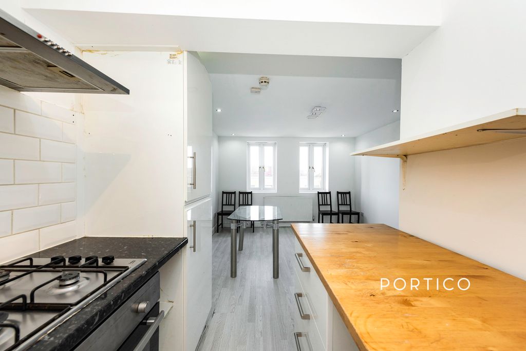 Property photo 1 of 10 Photo