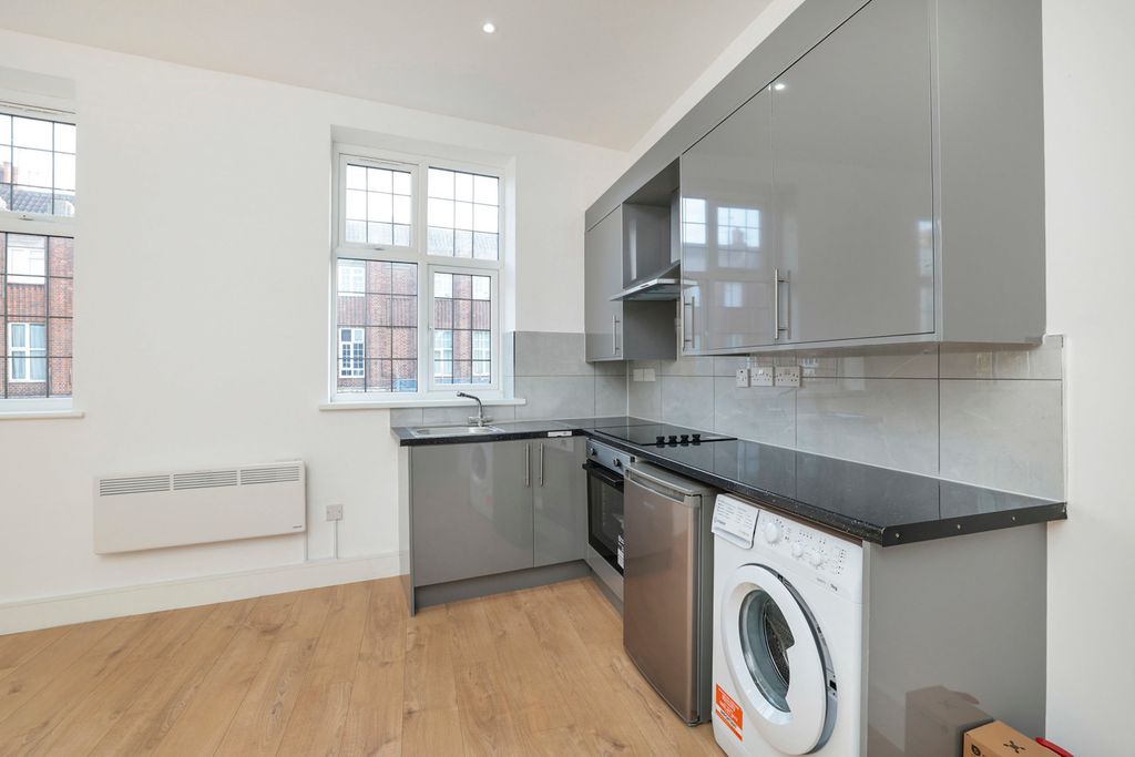 Property photo 1 of 10 Pbox-Img.Jpg