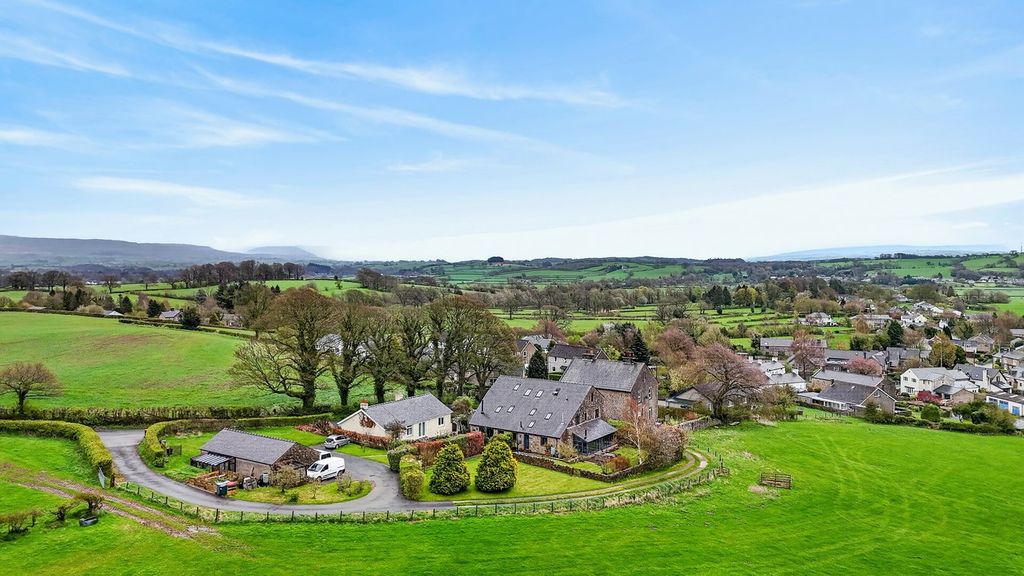 Property photo 2 of 38