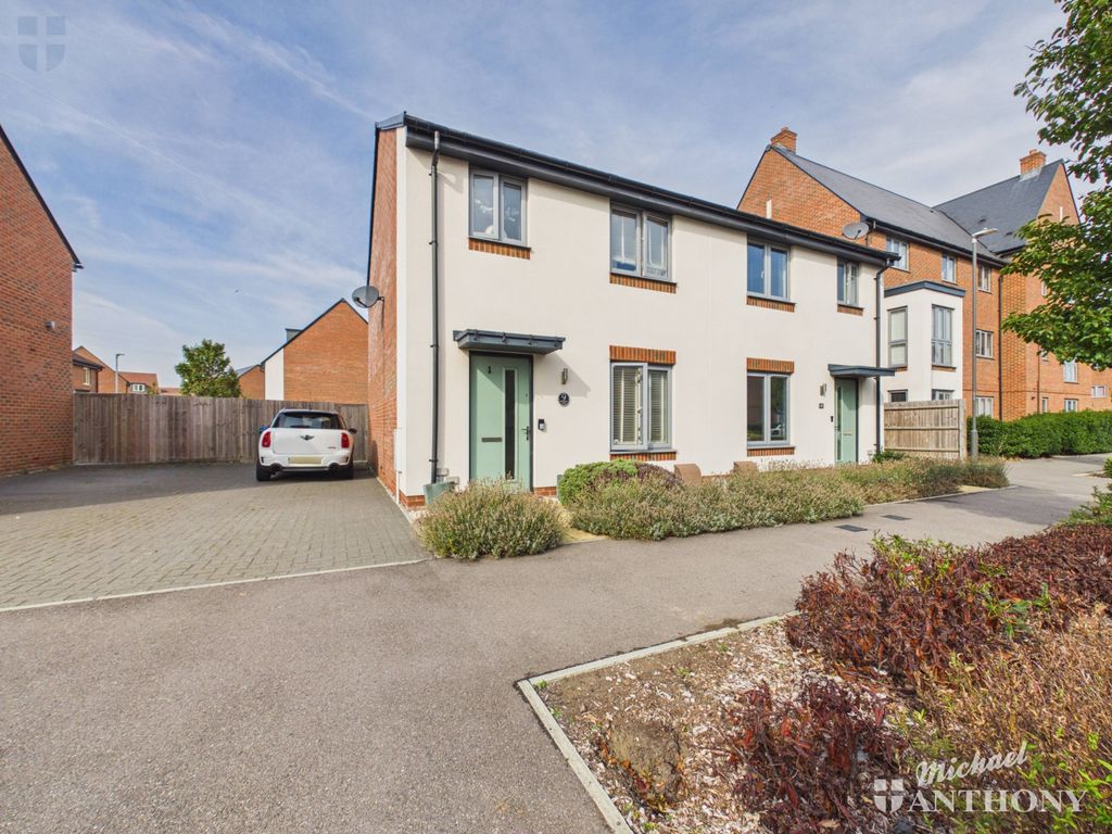 Property photo 1 of 14 Cam03852G0-Pr0806-Still015