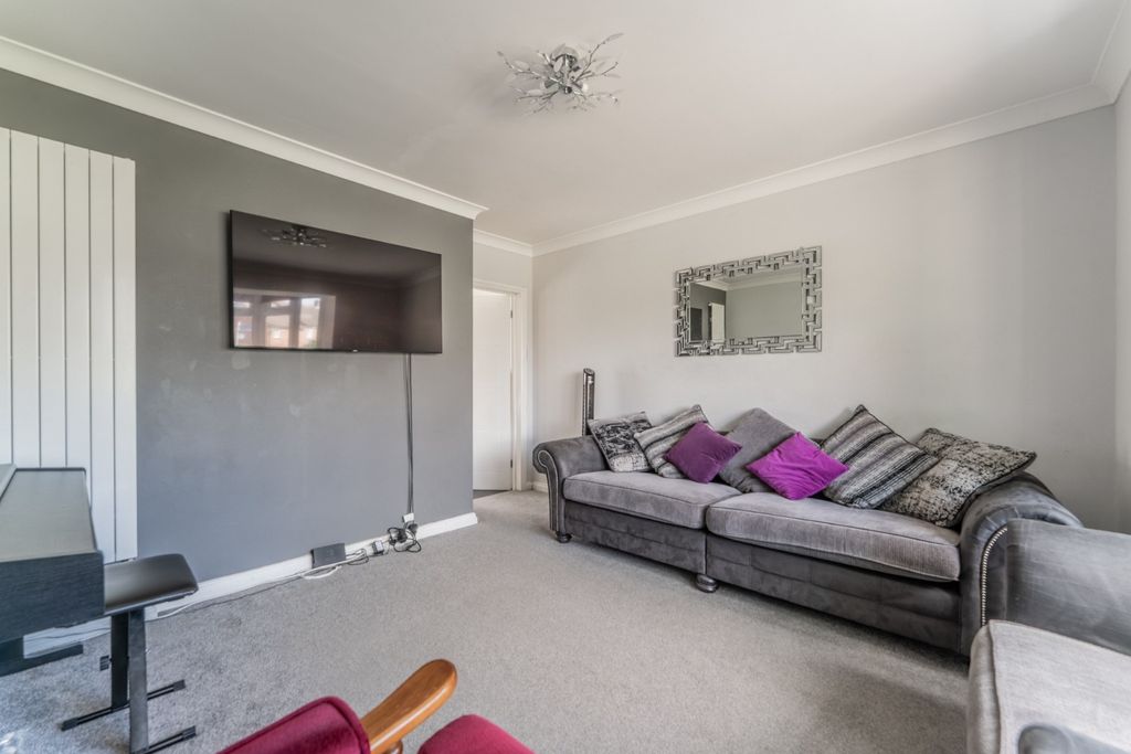 Property photo 3 of 21 5230002