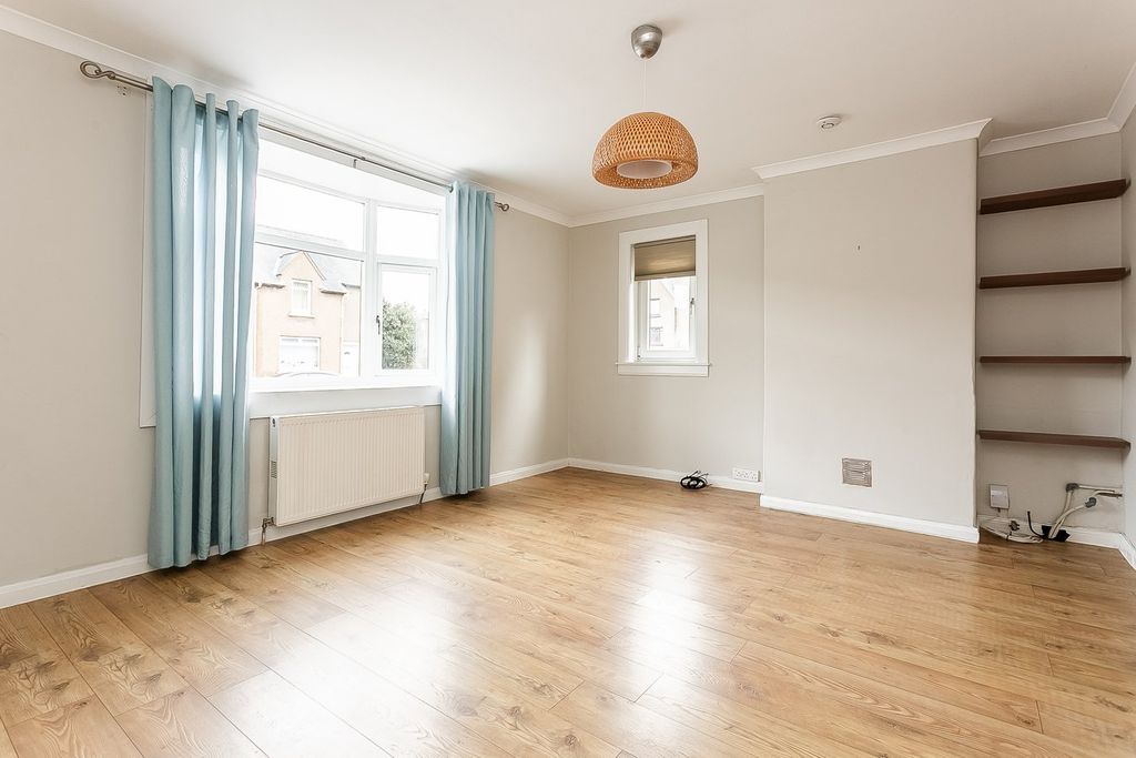 Property photo 3 of 26