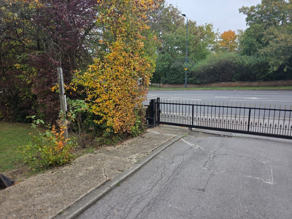 Property photo 2 of 19 Gallery