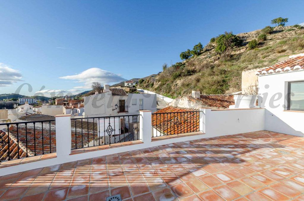 Property photo 2 of 18