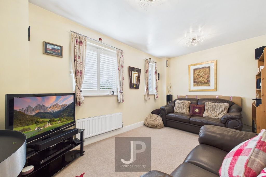 Property photo 2 of 21 Cam01632G0-Pr0227-Still007.Jpg