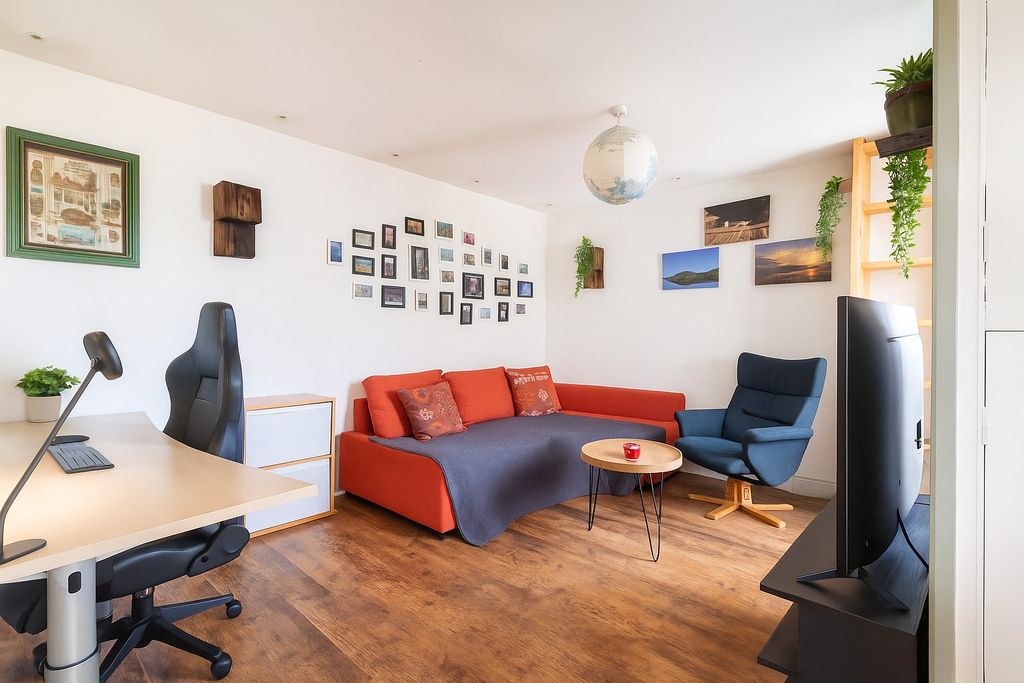 Property photo 2 of 4 4159662