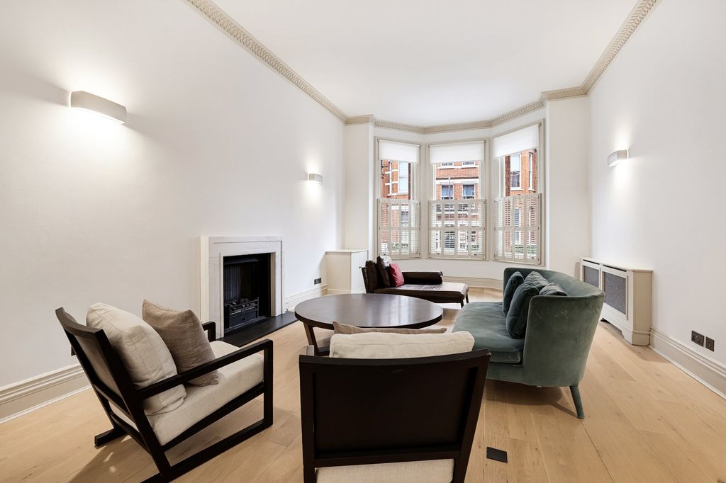 Property photo 1 of 18 Reception Room