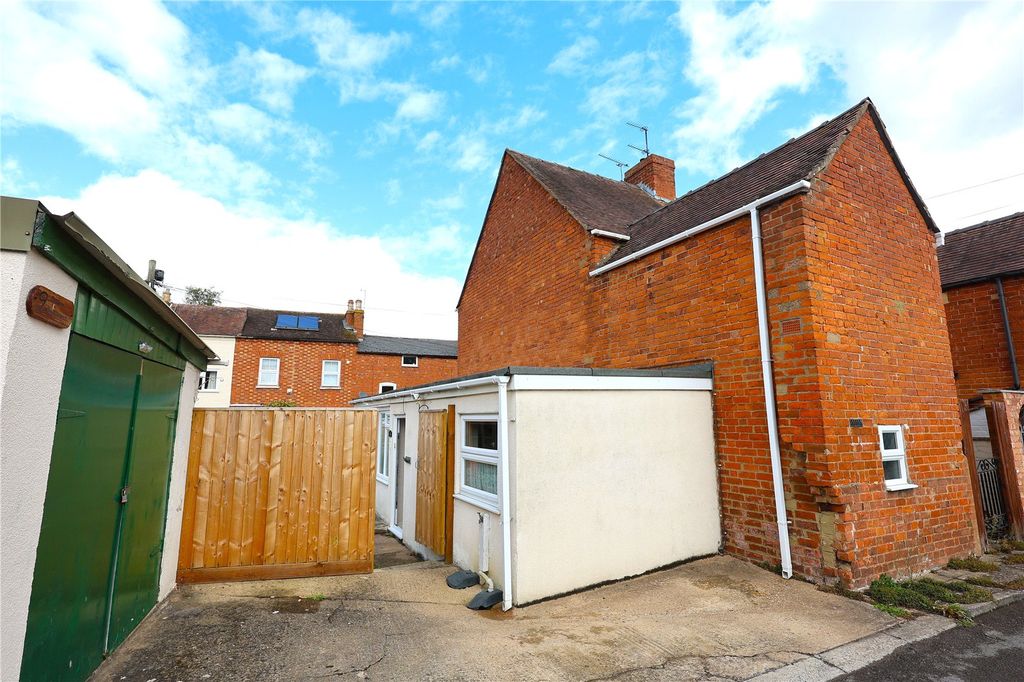 Property photo 1 of 19 Picture No. 10
