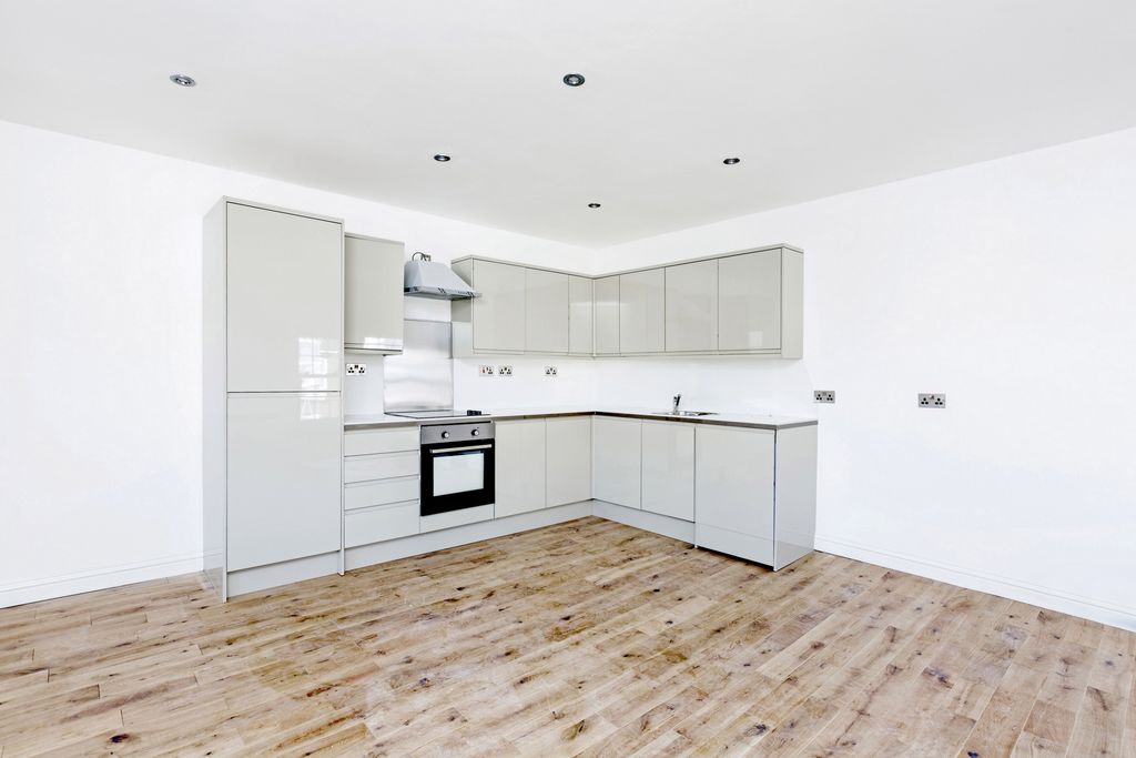 Property photo 2 of 7 Reception/ Kitchen