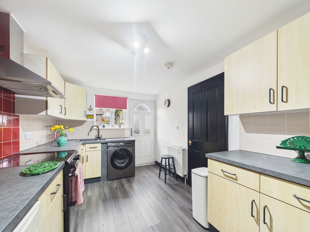 Property photo 3 of 12 Kitchen