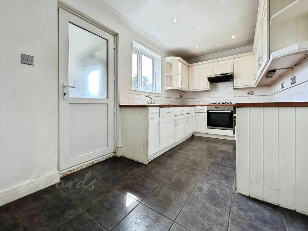 Property photo 3 of 13 Kitchen