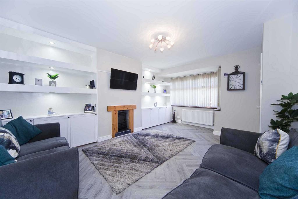 Property photo 3 of 23