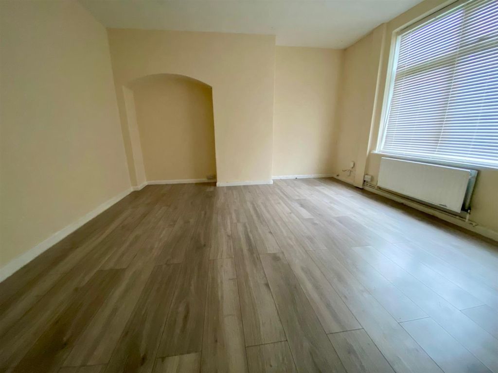 Property photo 2 of 10 B2.Jpg