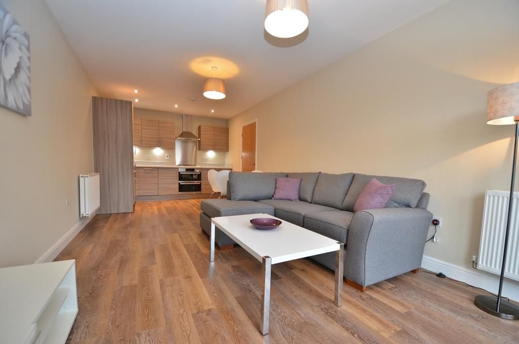 Property photo 3 of 11 Living Room