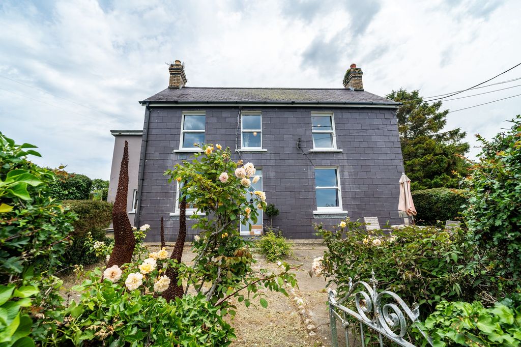 Property photo 3 of 69