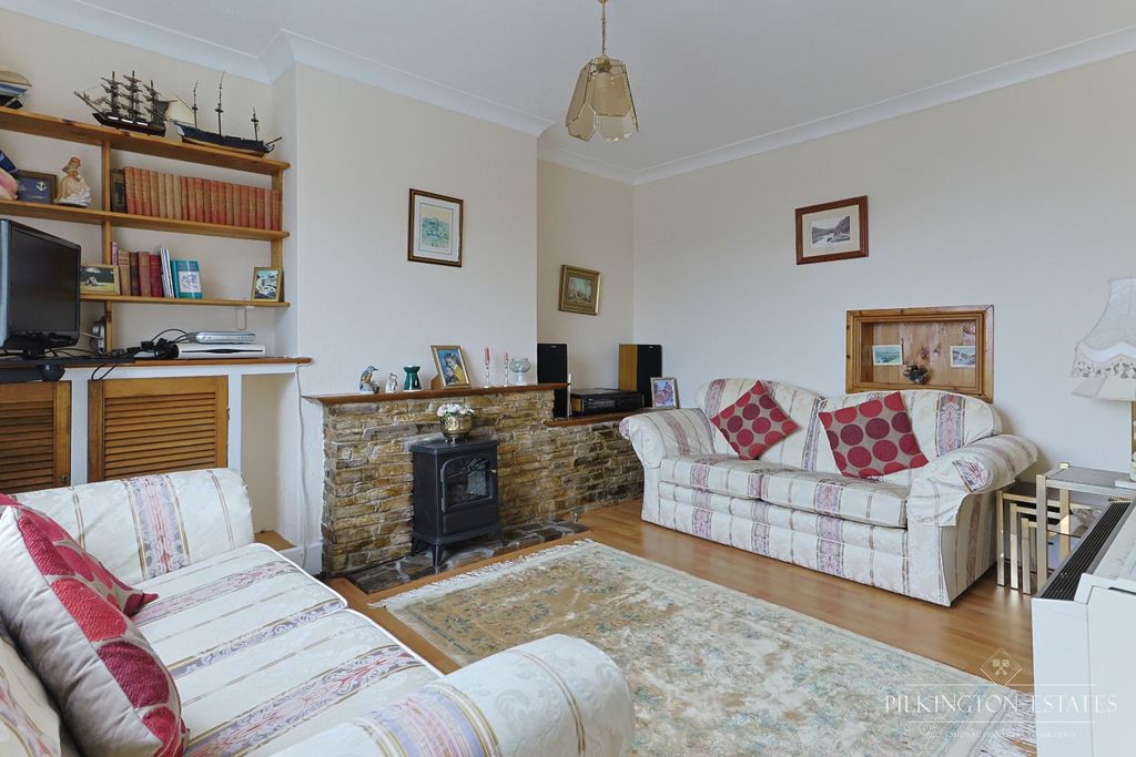 Property photo 2 of 11 4767002